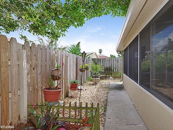 3rd image of 13137 Los Angeles Woods Ln