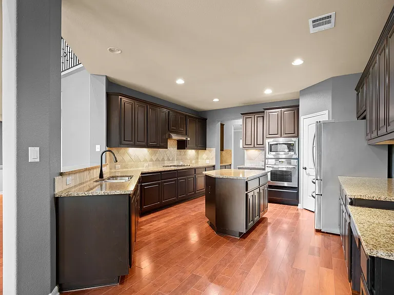 11704 Palisades Pkwy — Photo 5