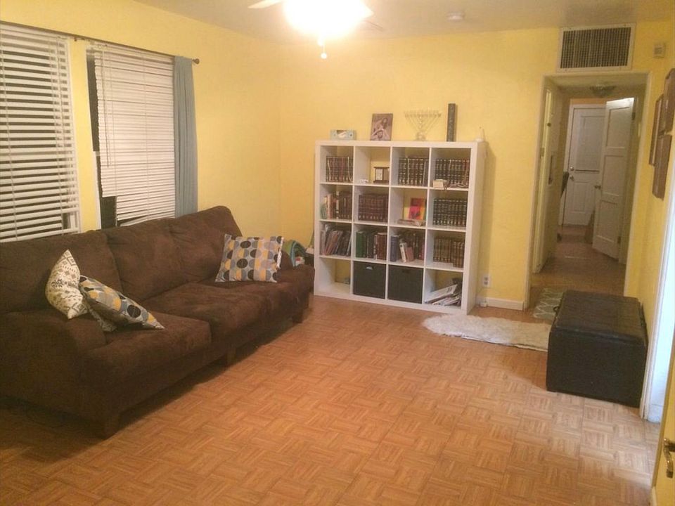 1st image of 969 S Ash Ave