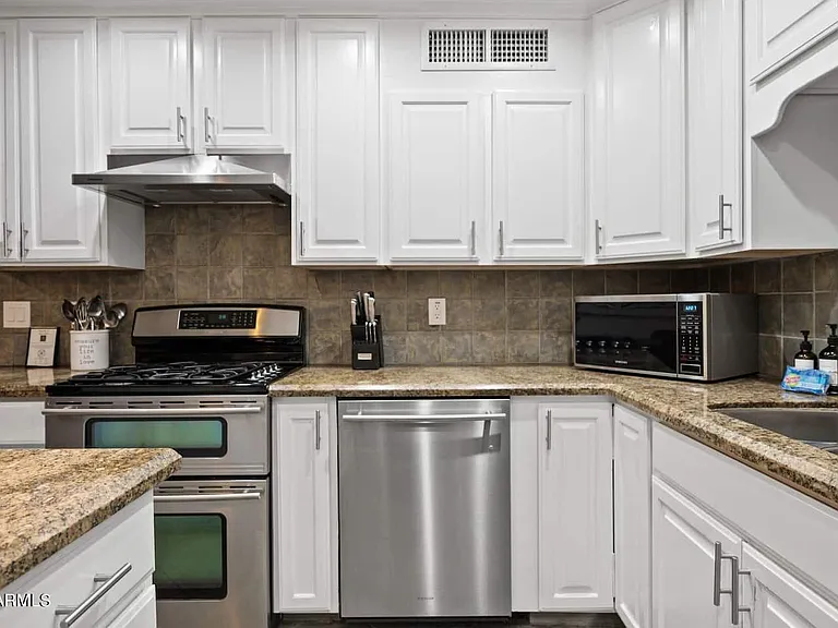 8336 E Sells Dr — Photo 6