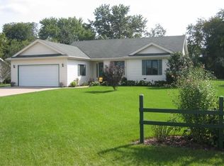 515 Valencia Dr, Delavan, WI 53115