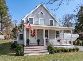 44 Prospect Rd, Centerport, NY 11721