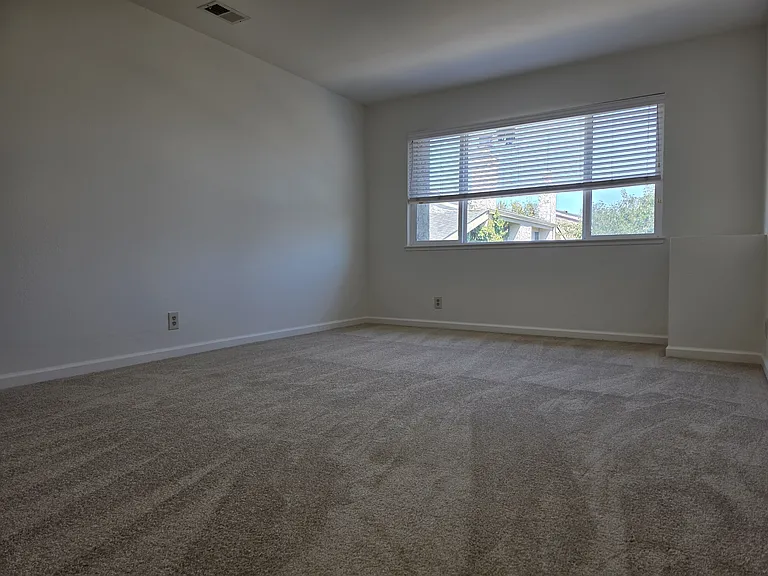 1157 Kelez Dr — Photo 12