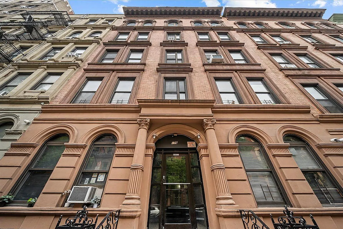 176 W 81st St APT 3E photo 1