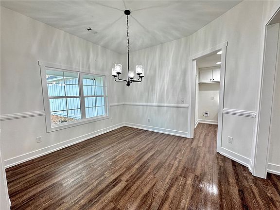 3rd image of 39 Glenhaven Rd