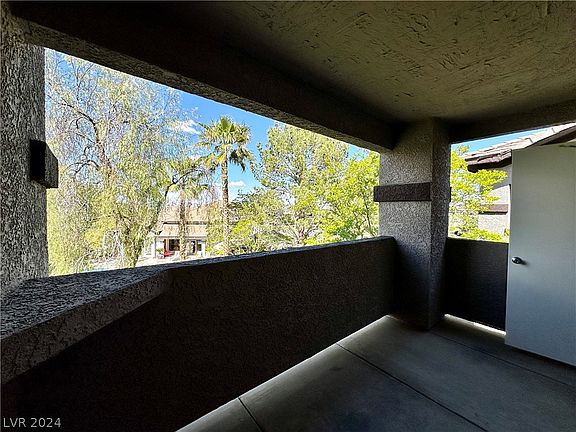 5th image of 45 Maleena Mesa St APT 822