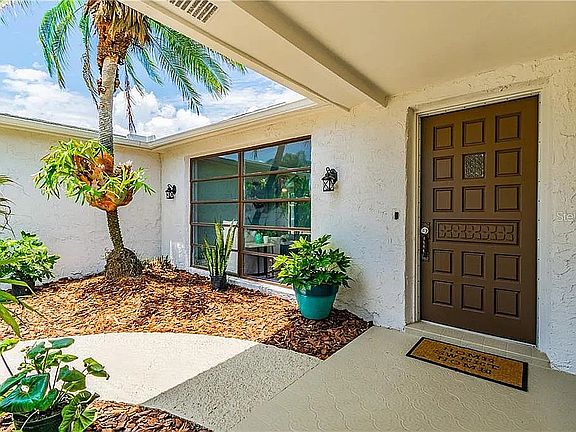 2nd image of 2028 Dartmouth Dr