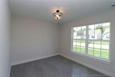 3rd image of 1221 Blackstone Trl
