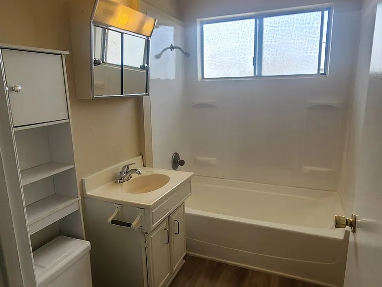 Full bathroom