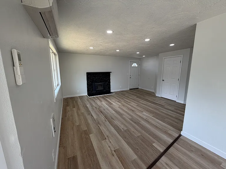 24883 Dunham Ave — Photo 3
