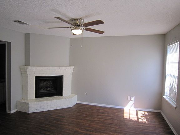 2nd image of 3021 W Sycamore Cir