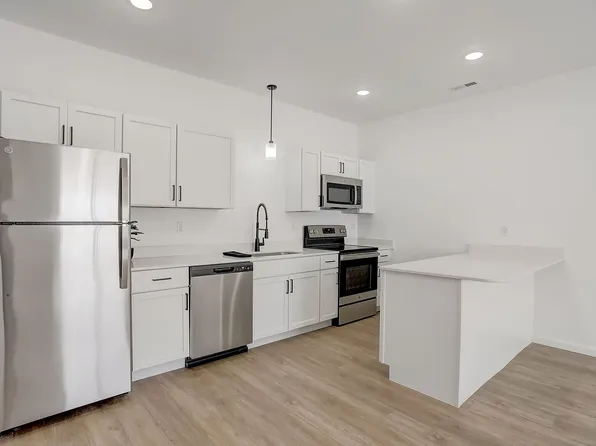 Vista on the Park, 218 Parkview Dr, Wright City, MO 63390