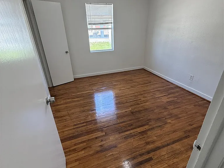 3002 Market St #4 — Photo 8