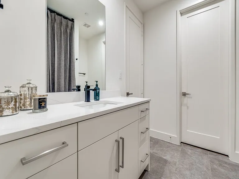 4424 University Blvd — Photo 33