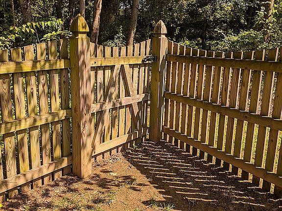 Rear (back) gate