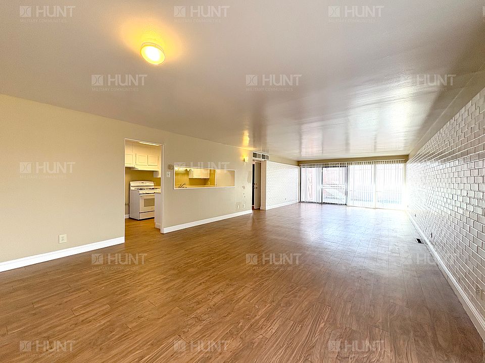 1st image of 4001 Greenhouse Pl SE #B