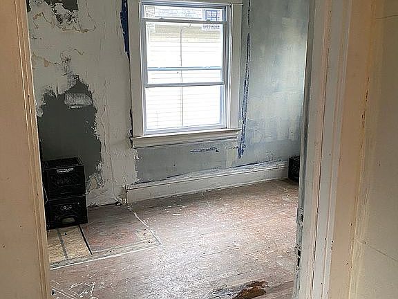 5th image of 3427 E 126th St