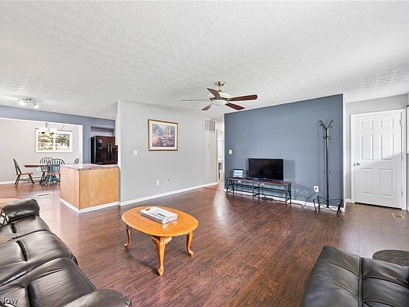 5th image of 2777 Shadley St