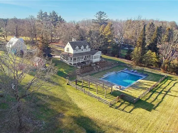 66 Sanfordtown Road, Redding, CT 06896