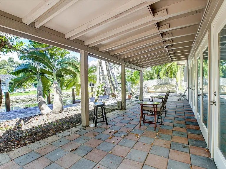 616 SW 11th Ct — Photo 39