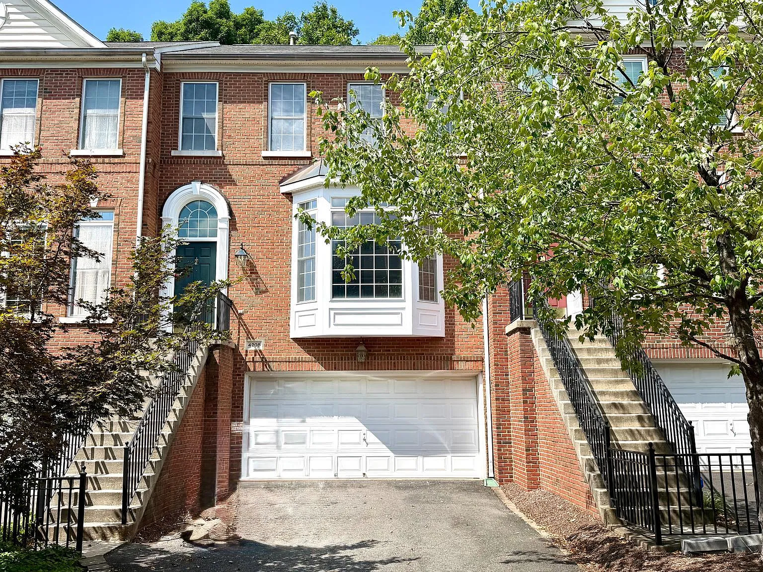 4 bed, 3.5 bath, 1910 sqft, $3,800 — Photo 1