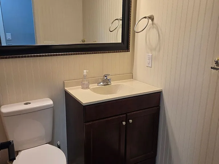 613 Westbury Dr — Photo 17