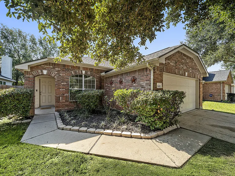 11411 Edmond Thorpe Ln — Photo 1