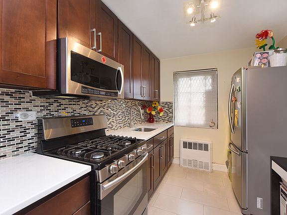 3rd image of 29-30 137th St APT 1H