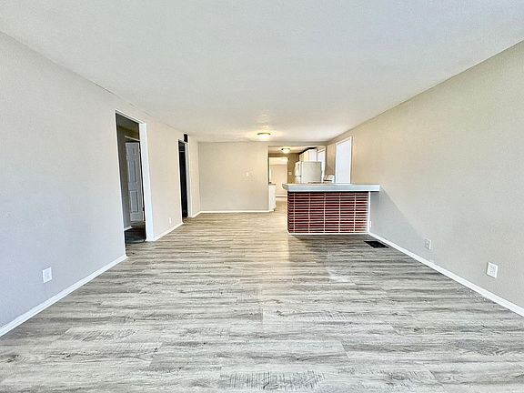 4th image of 814 Roosevelt St