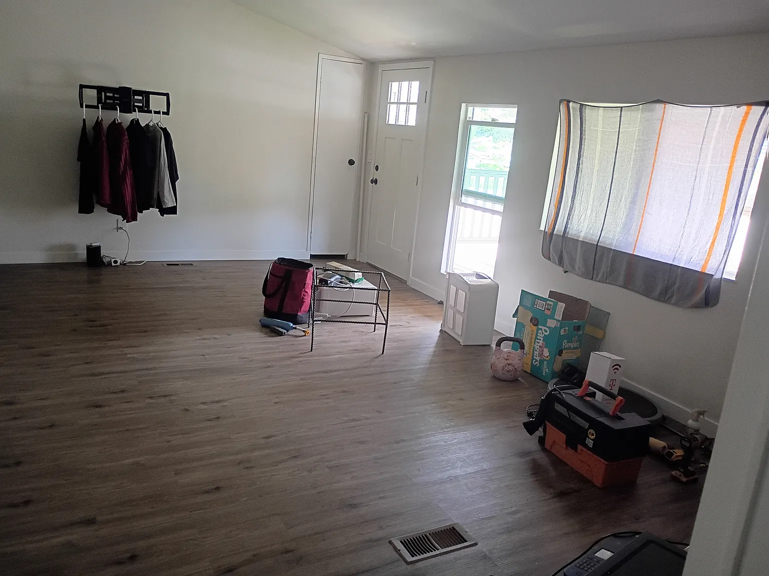 3 bed, $1,400 — Photo 4