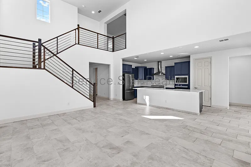 5 bed, 4.5 bath, 3012 sqft, $2,795 — Photo 4