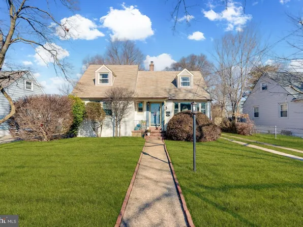 319 Temple Blvd, Palmyra, NJ 08065