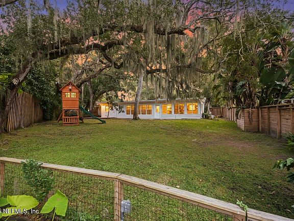 3rd image of 47 WILLOW Drive