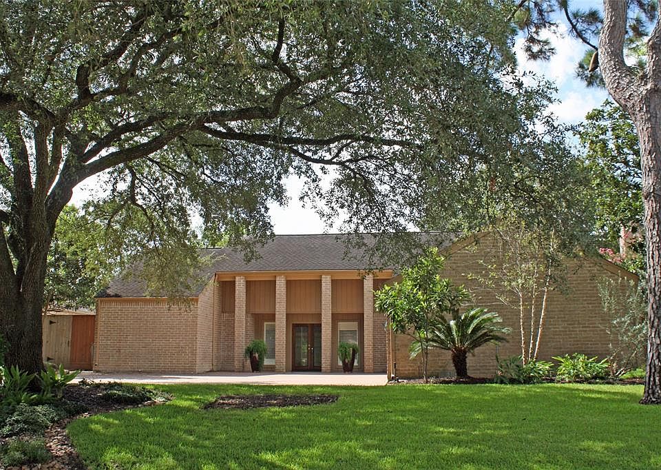 1st image of 10215 Briar Rose Dr