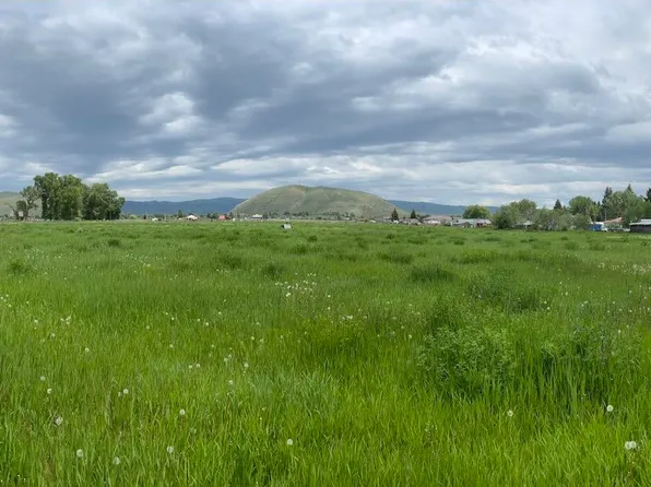 2 N Collett Ave, Cokeville, WY 83114