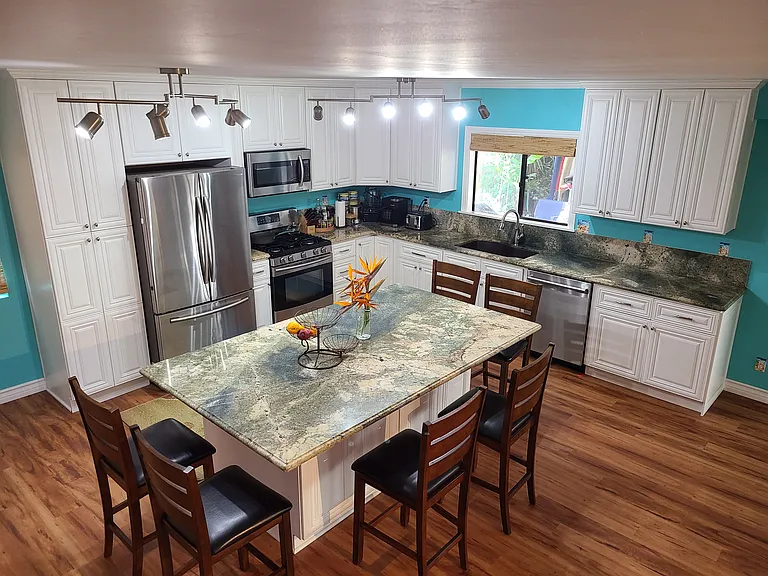 1052B Loring St — Photo 8