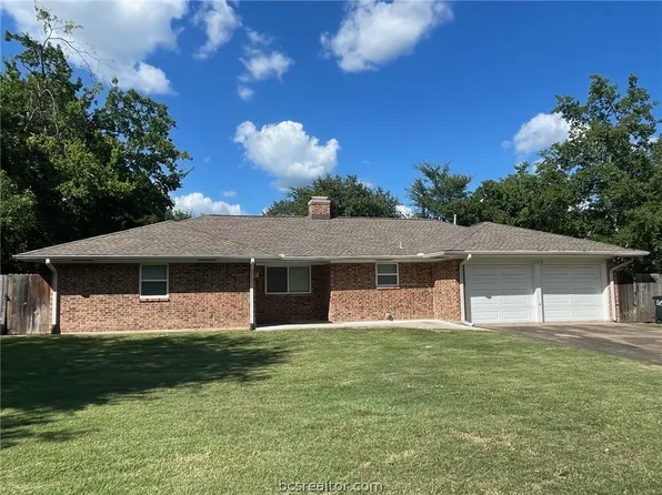 1113 Neal Pickett Dr, College Station, TX 77840