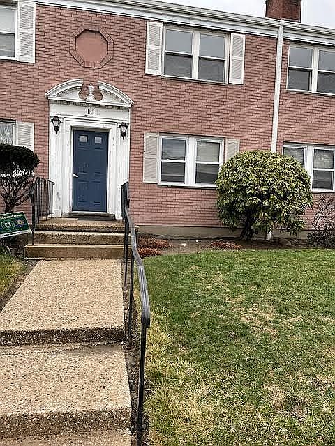 1st image of 183 Seaton Rd APT 2