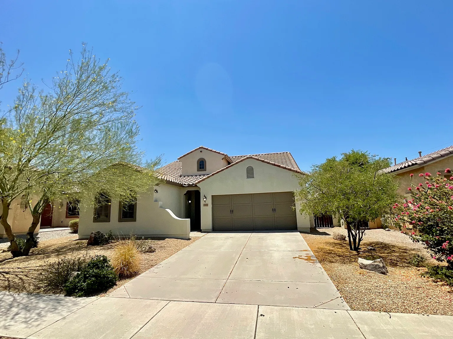 4 bed, 2779 sqft, $2,200 — Photo 3