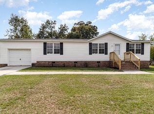 266 Jamestown Dr, Spring Lake, NC 28390