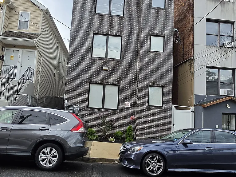 78-80 12th Ave #4 — Photo 1