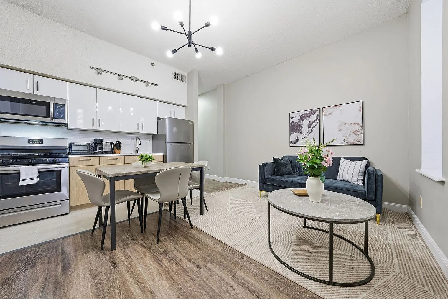 1 bed, 1.0 bath, 6092 sqft, $4,455 — Photo 4