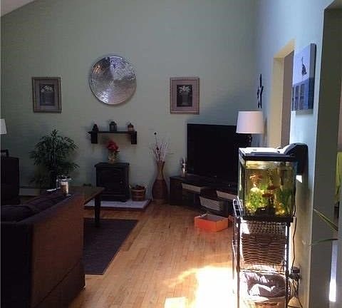 5th image of 74 Fox Ln