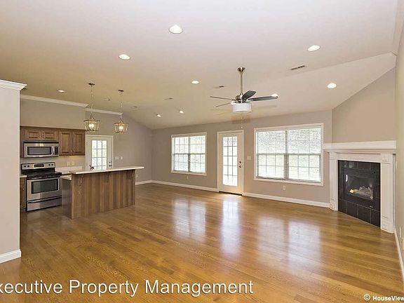 4th image of 190 Stepping Stone Way