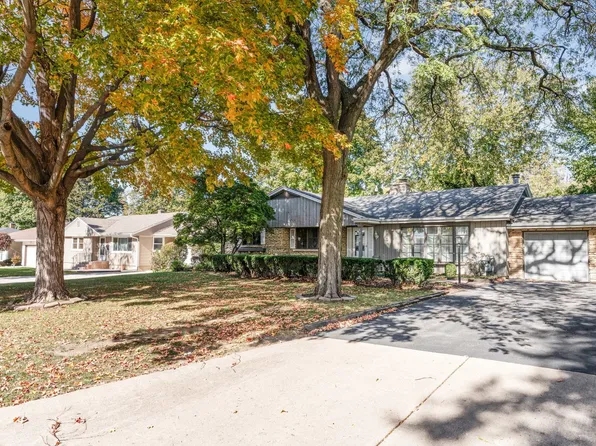 1703 W Acres Rd, Joliet, IL 60435