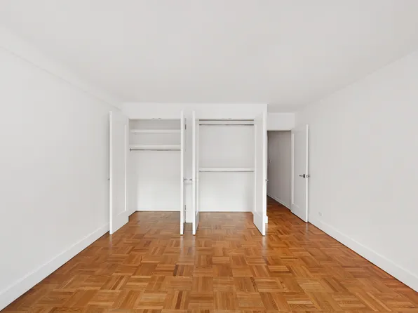 315 West 57th Street image 9 of 26