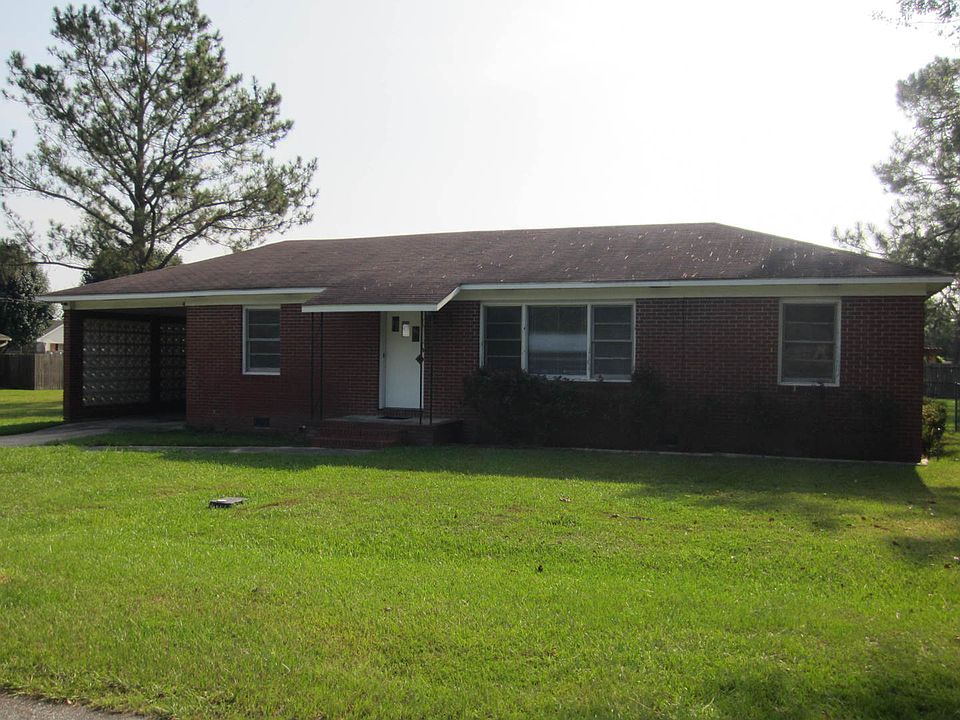 1st image of 609 S College St