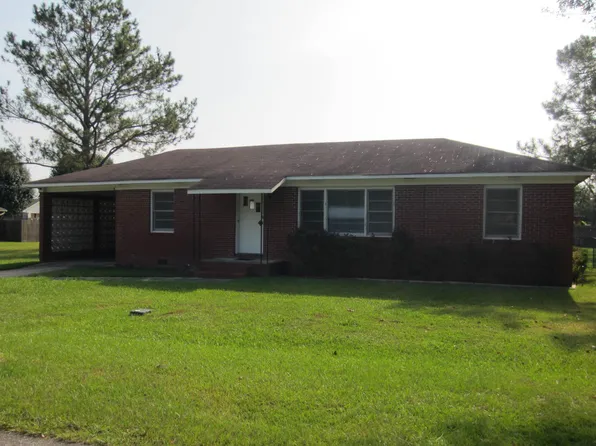 609 S College St, Hahira, GA 31632