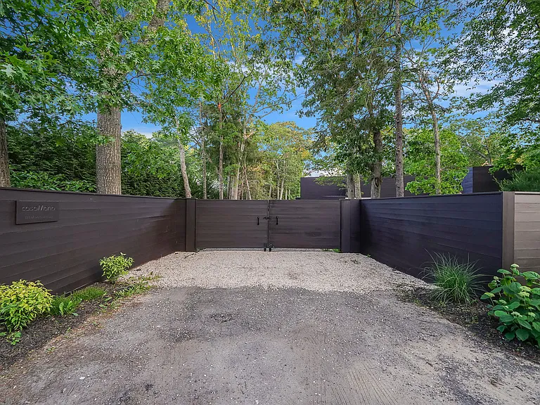 121 Montauk Hwy — Photo 10