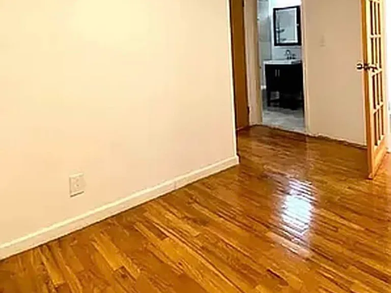 530 W 47th St #6D — Photo 5
